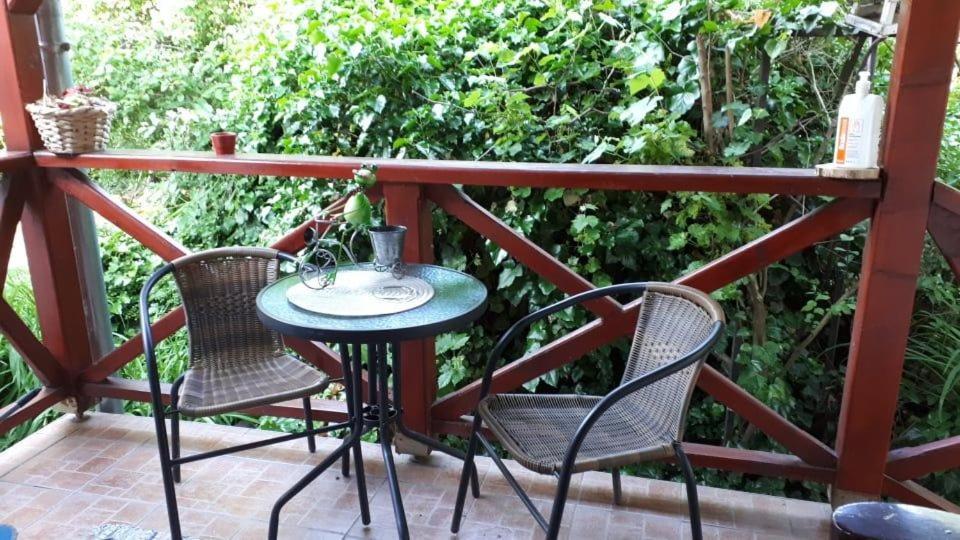 Kerekparos Es Zarandok Vendeghaz Villa Apostag Eksteriør billede